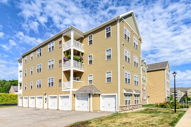 Building Photo - The Hammocks at MillCreek