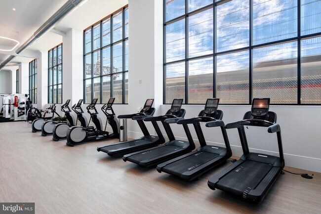 Building Photo - 809 Poplar St