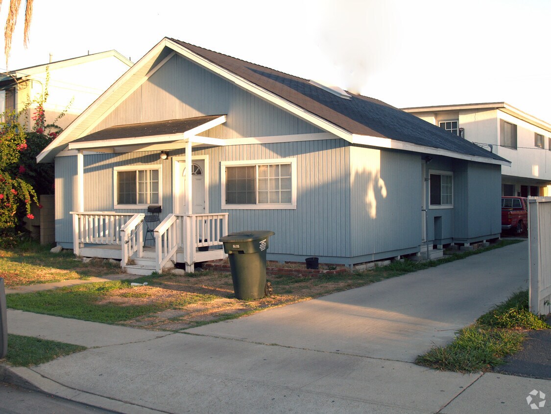 Primary Photo - 1323 W 168th St