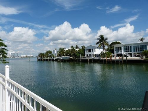 Building Photo - 2233 Calais Dr