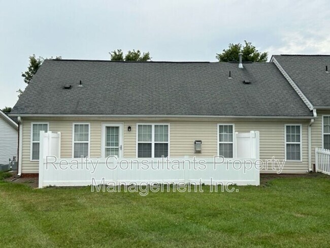 Foto del edificio - 2152 Rosemont Dr