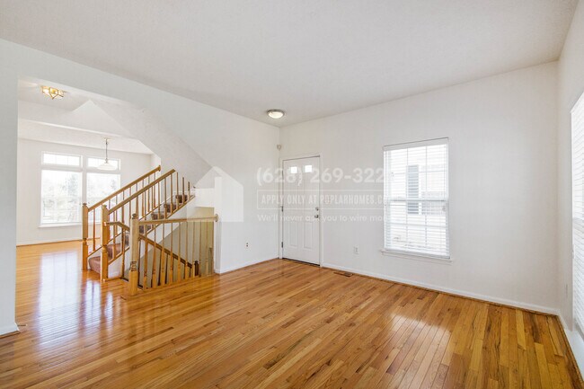 Building Photo - 209 Nob Hill Way