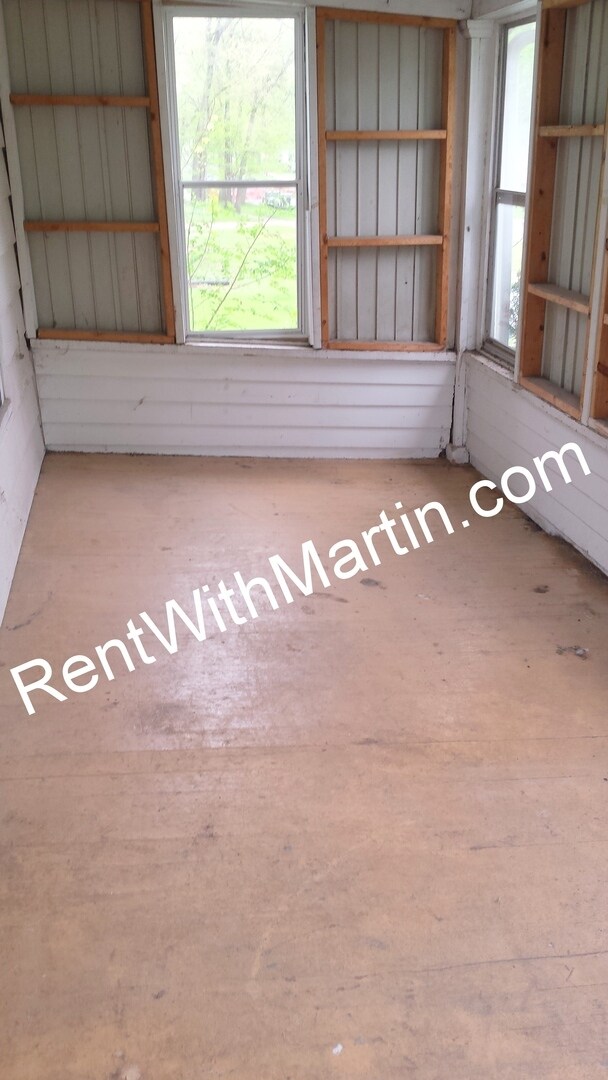 Building Photo - 632 Cottage *PETS OK*