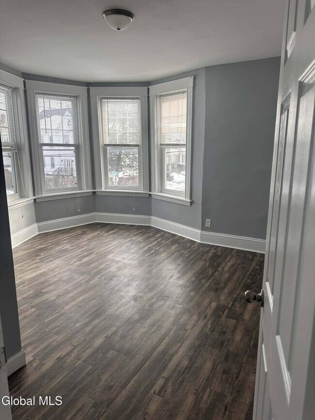 Foto del edificio - 1687 Avenue A