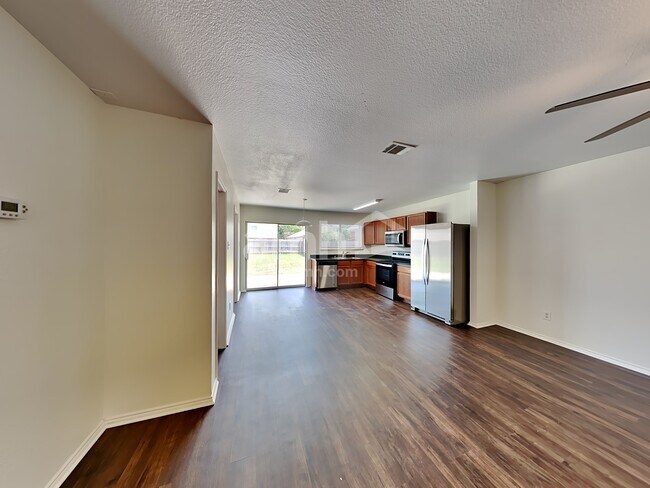 Foto del edificio - 2014 Kingsbridge Dr