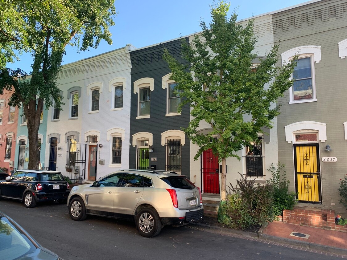 Welcome to 12th Place NW! - 2241 12th Plz NW (Washington, DC)