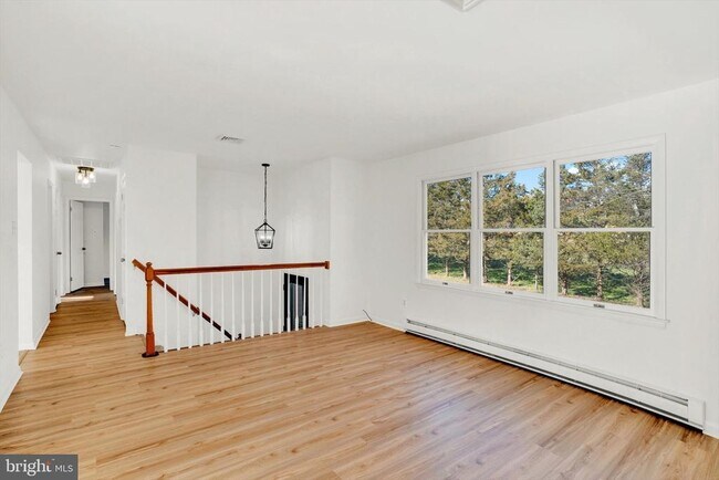 Foto del edificio - 5400 Curly Hill Rd