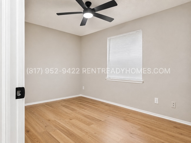 Building Photo - 7452 Darien St