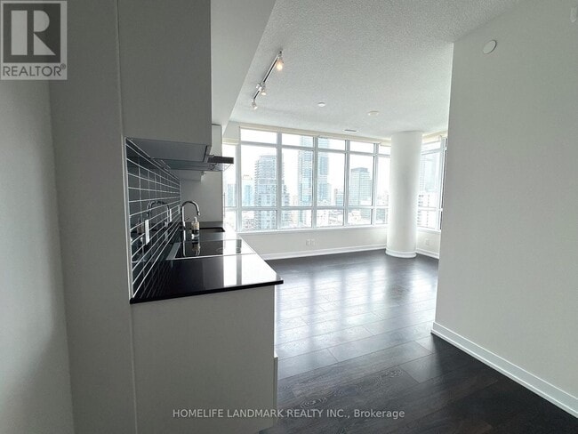 Photo du bâtiment - 365 Church St