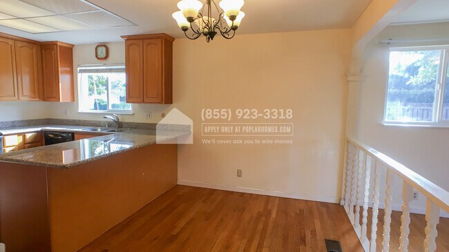 Building Photo - 35893 Blair Pl
