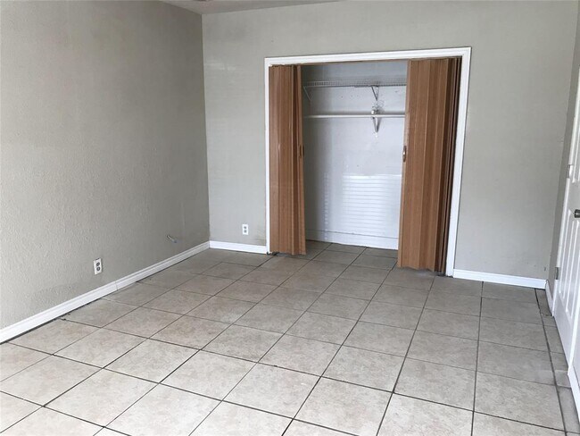 Master Bedroom and Closet. - 114 28th St N
