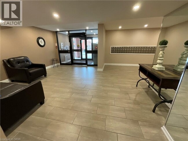 Building Photo - 99 Donn Ave