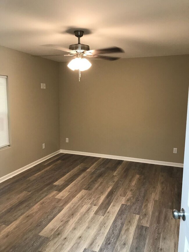 Building Photo - Why rent an apartment, when you can live i...