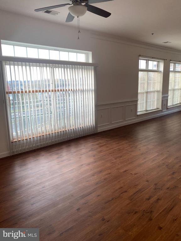 Building Photo - 820 Belmont Bay Dr