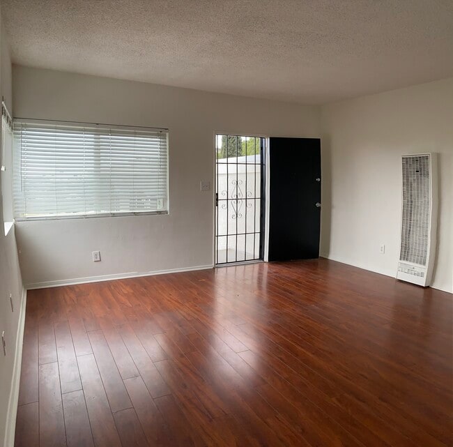 Building Photo - 5357 Newtonia Dr