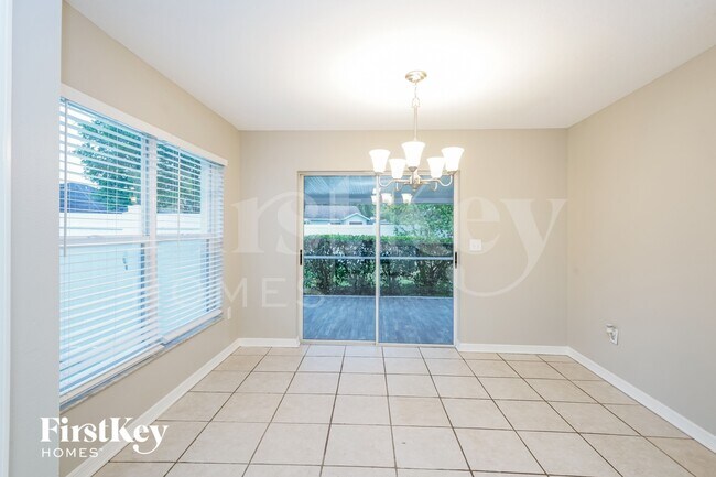 Foto del edificio - 28807 Skyglade Pl