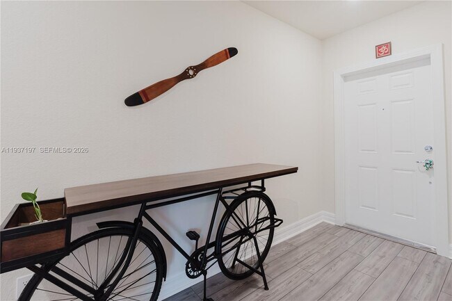 Building Photo - 3001 Hibiscus Ave