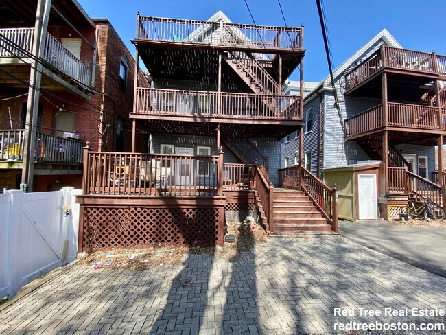 Foto del edificio - 3142 Washington St