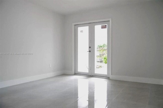 Foto del edificio - 3551 SW 25th St