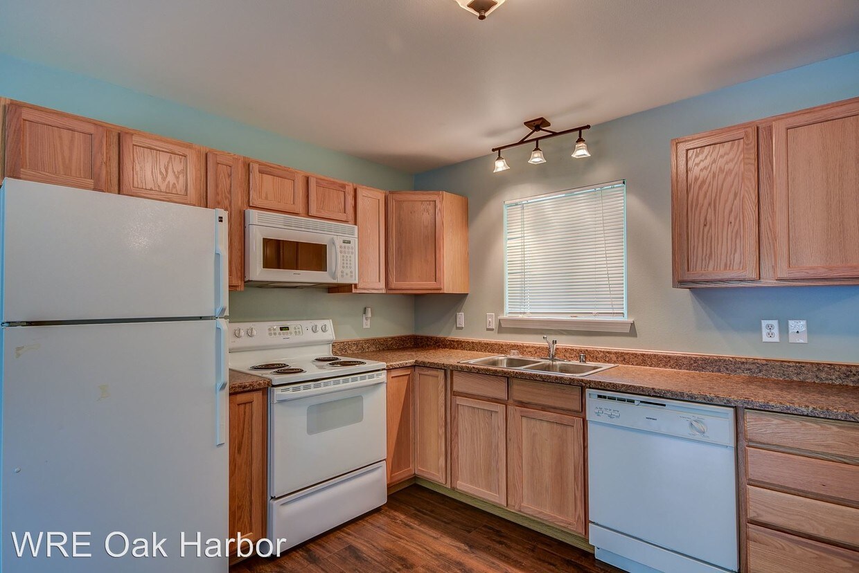 39201 WA20, Oak Harbor, WA 98277 Apartment for Rent in Oak Harbor