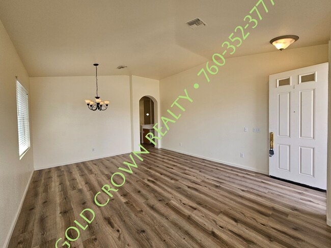 Building Photo - Home in McCabe School District