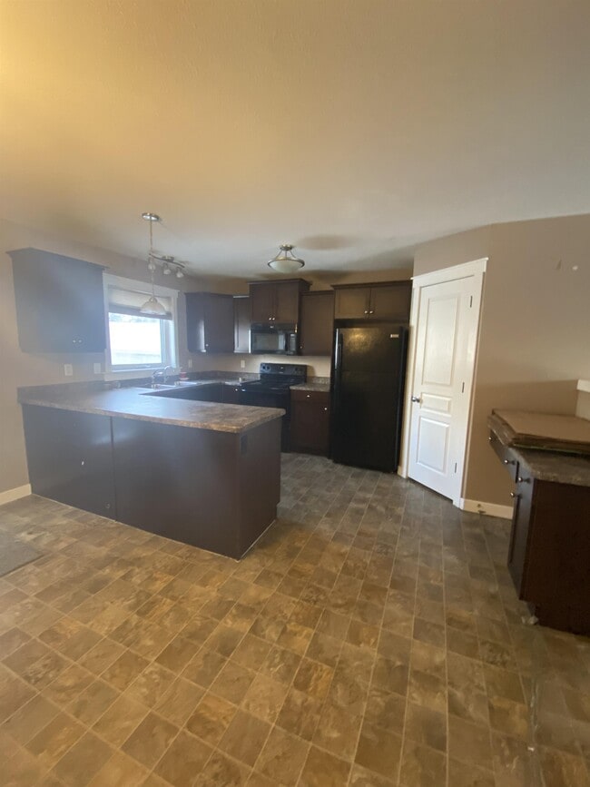 Building Photo - 467 Halifax St