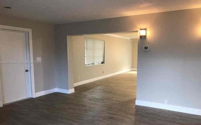 Foto del edificio - 4882 Pine Cone Ln