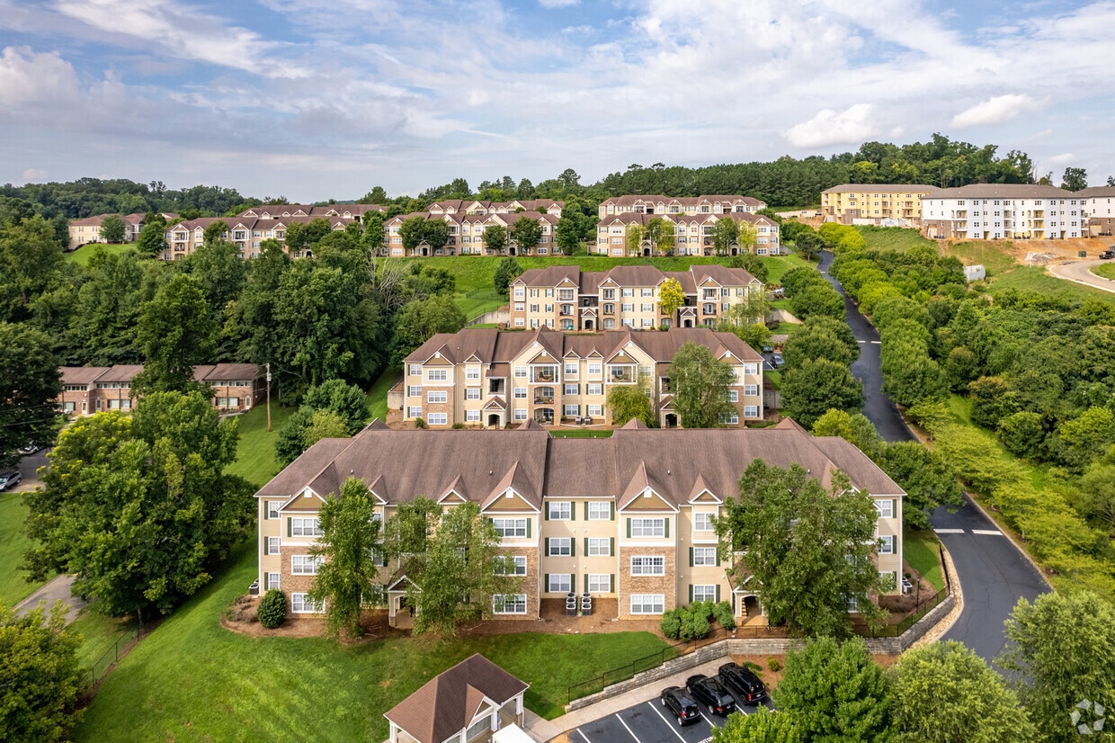 Legacy Pointe - Legacy Pointe