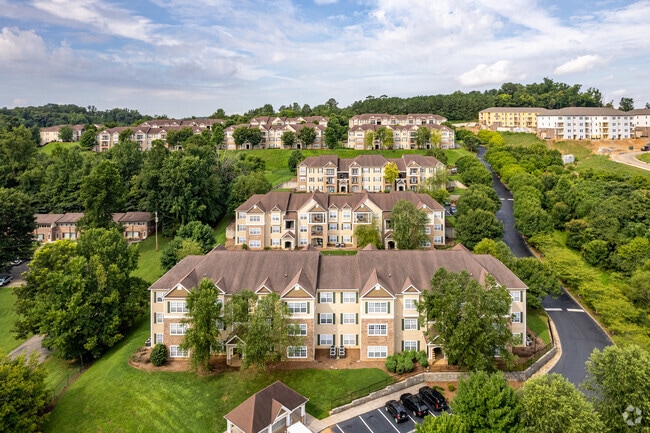 Legacy Pointe - Legacy Pointe Apartments