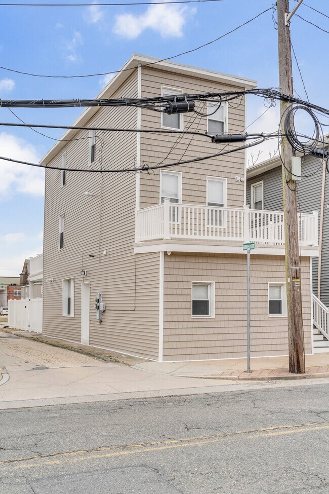 113 N Ohio Ave, Atlantic City, NJ 08401 Townhome Rentals in Atlantic