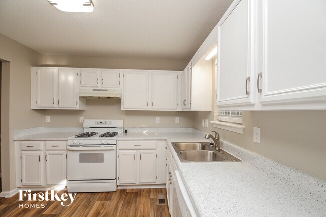 Foto del edificio - 1404 Chapel Hill Ln SW