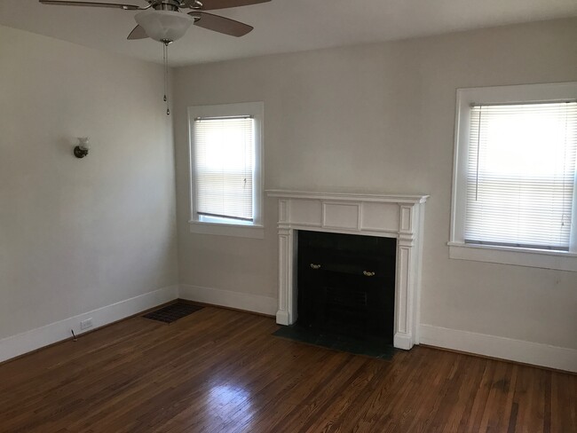 Building Photo - Adorable Two Bedroom Home In Plaza Midwood!