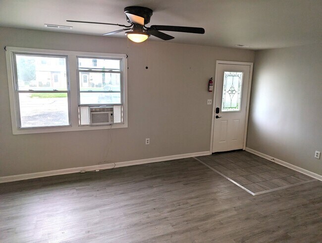 Foto del edificio - 950 N Brainard St