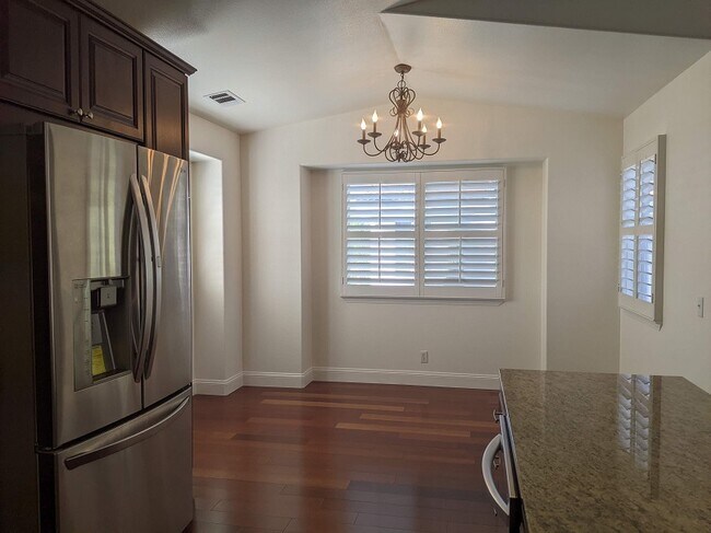 Building Photo - 1746 Saratoga Ave