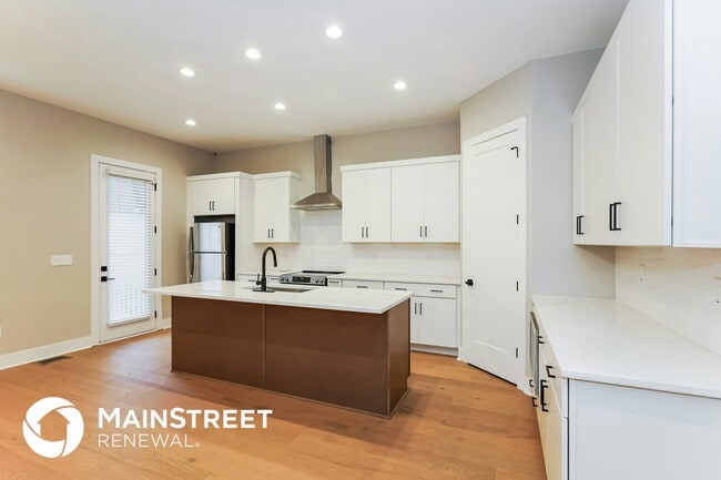 Building Photo - 2142 Oakland St