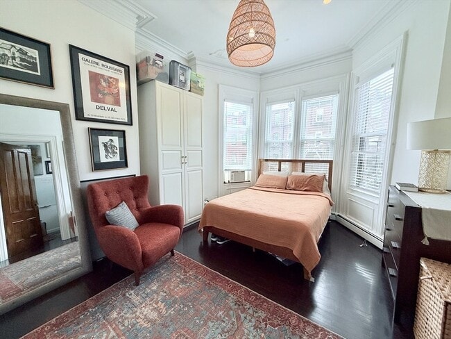 Building Photo - 70 W Rutland Sq