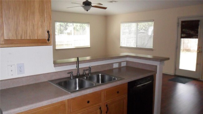 Building Photo - 3706 Castle Rock Dr
