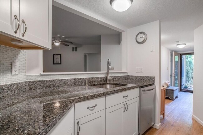 Foto del edificio - 325 Trailside Way