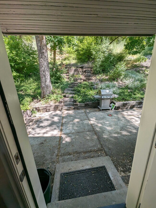 Foto del edificio - 855 Canyon Rd