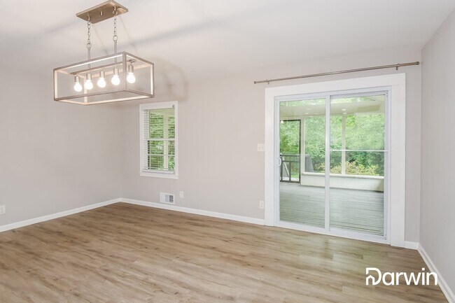 Building Photo - 2524 Cherrywood Ln SW