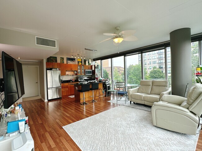 Foto del edificio - 8151 33rd Ave S