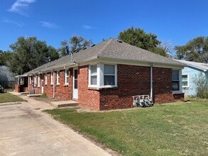 Building Photo - 1703 S Glenn Ave