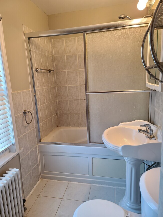 Foto del edificio - 422 Elmwood-1