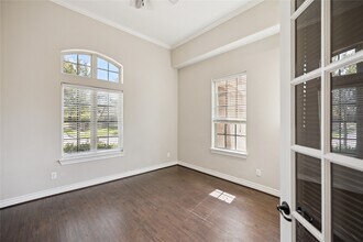 Building Photo - 19403 Sanctuary Robin Ln