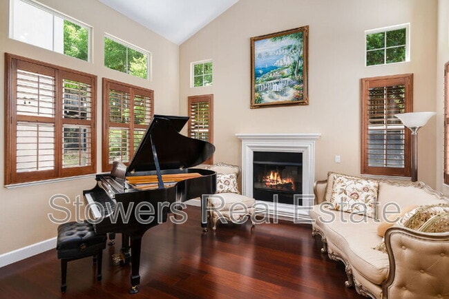 Building Photo - 1301 Sugarloaf Dr