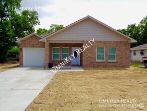 Building Photo - 4517 Henry St