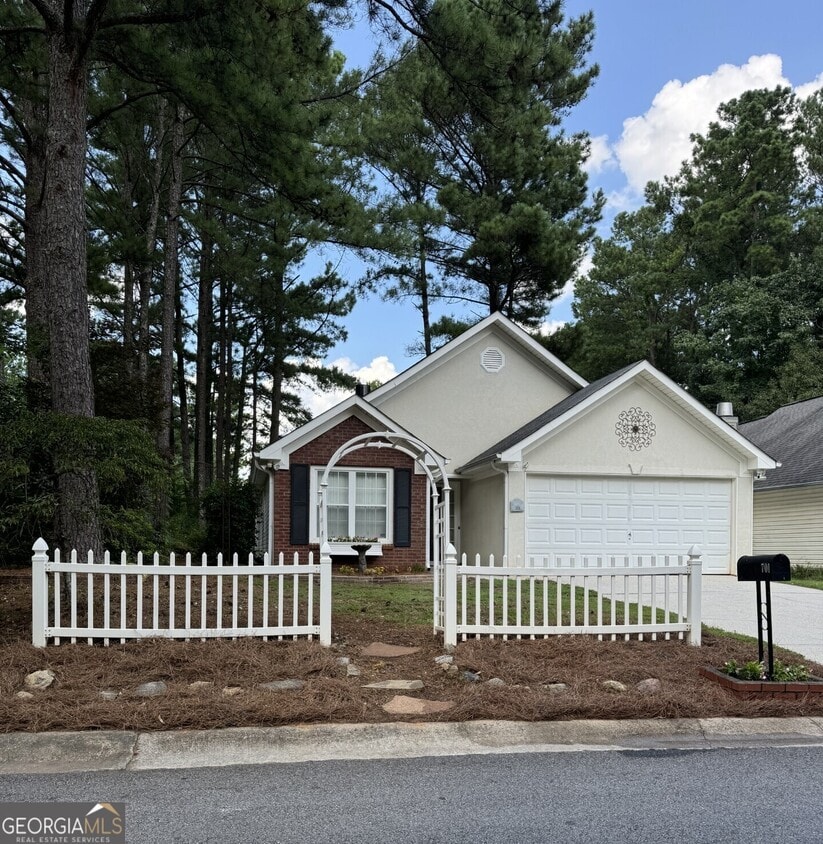 Primary Photo - 701 S Fairfield Dr