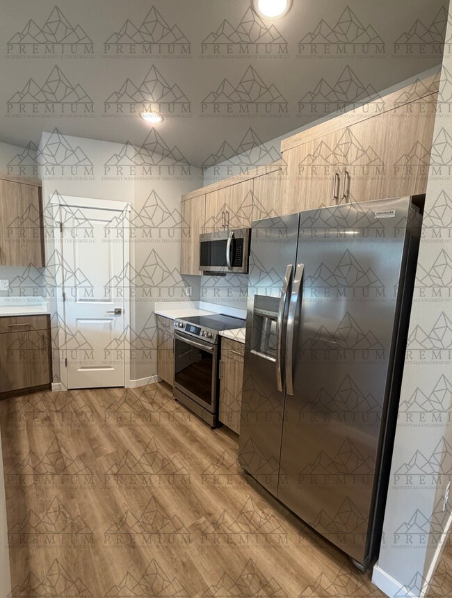 Building Photo - 1st MONTH FREE - 3 BED 2.5 BATH NEW BUILD!