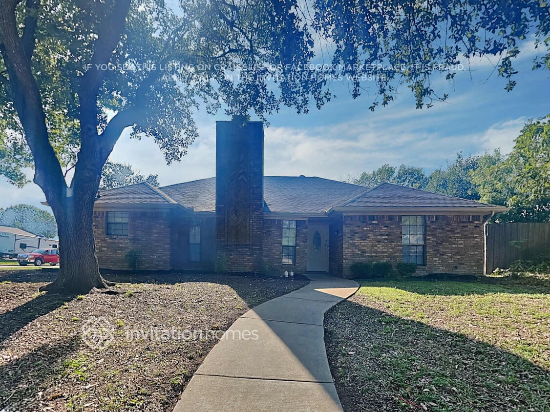 Primary Photo - 801 Meadow Creek Dr