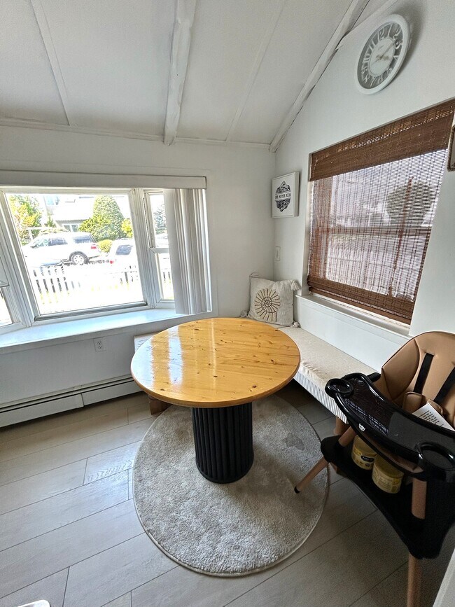 Building Photo - 800 S 6th St